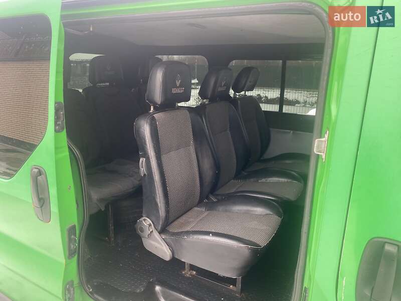 Минивэн Renault Trafic 2005 в Камне-Каширском