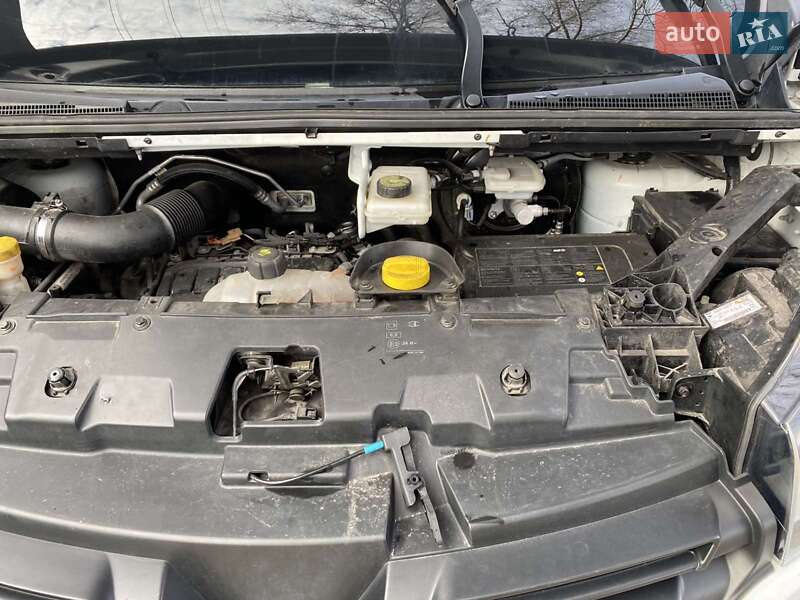 Минивэн Renault Trafic 2016 в Арцизе