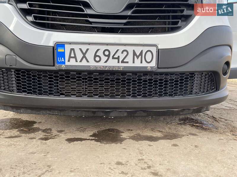 Минивэн Renault Trafic 2016 в Арцизе