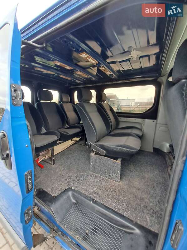 Минивэн Renault Trafic 2002 в Турийске