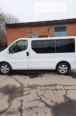 Минивэн Renault Trafic 2011 в 