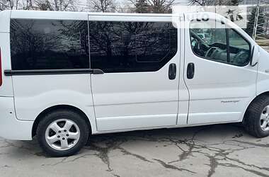 Минивэн Renault Trafic 2011 в 