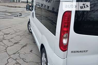 Минивэн Renault Trafic 2011 в 