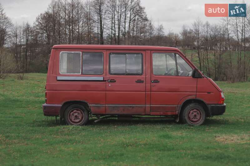 Минивэн Renault Trafic 1991 в Радомышле