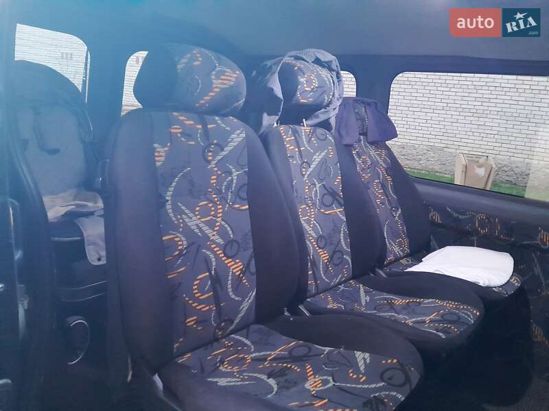 Мінівен Renault Trafic 2006 в Самборі