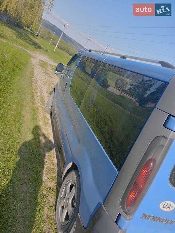 Мінівен Renault Trafic 2005 в Старому Самборі