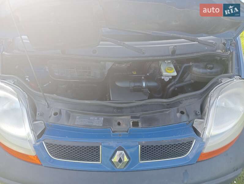 Мінівен Renault Trafic 2005 в Старому Самборі