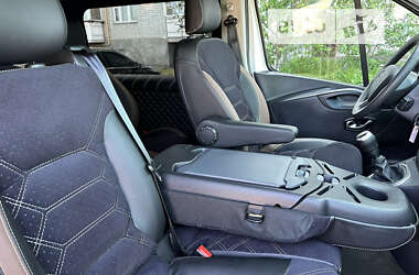 Минивэн Renault Trafic 2021 в 