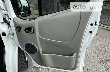 Минивэн Renault Trafic 2013 в 
