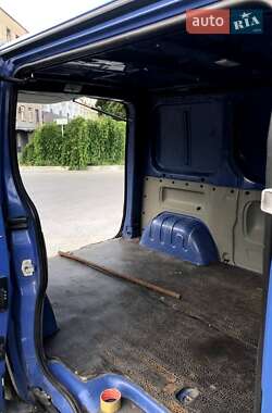 Грузовой фургон Renault Trafic 2013 в 