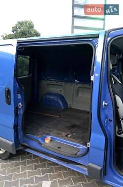 Грузовой фургон Renault Trafic 2013 в 