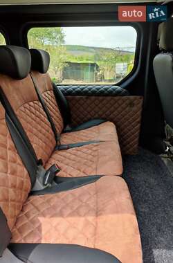 Мінівен Renault Trafic 2002 в Тернополі