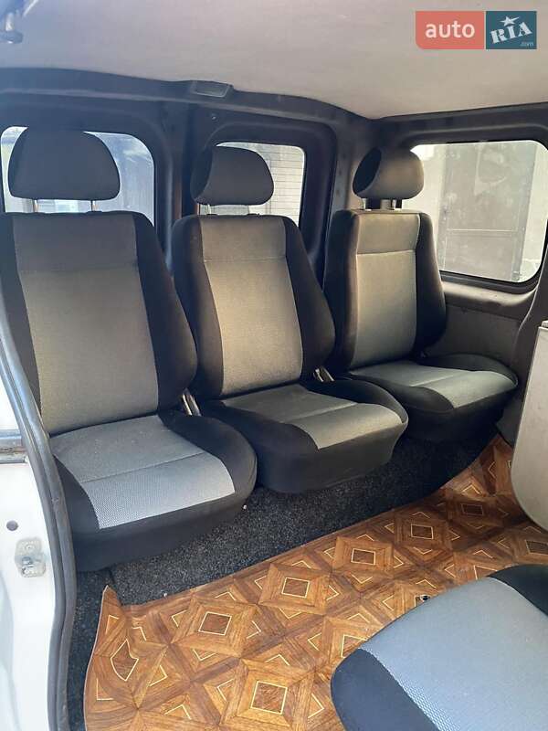 Мінівен Renault Trafic 2006 в Броварах