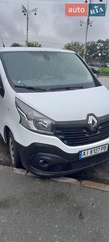 Минивэн Renault Trafic 2015 в 
