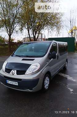 Минивэн Renault Trafic 2010 в 