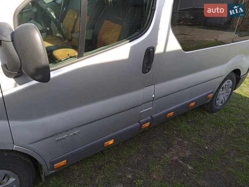 Минивэн Renault Trafic 2004 в Камне-Каширском фото 3 Минивэн Renault Trafic 2004 в Камне-Каширском