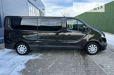 Минивэн Renault Trafic 2015 в 