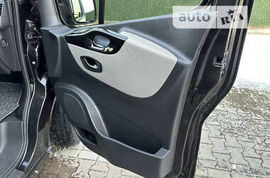 Минивэн Renault Trafic 2015 в 