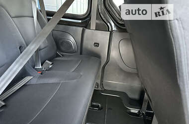 Минивэн Renault Trafic 2015 в 