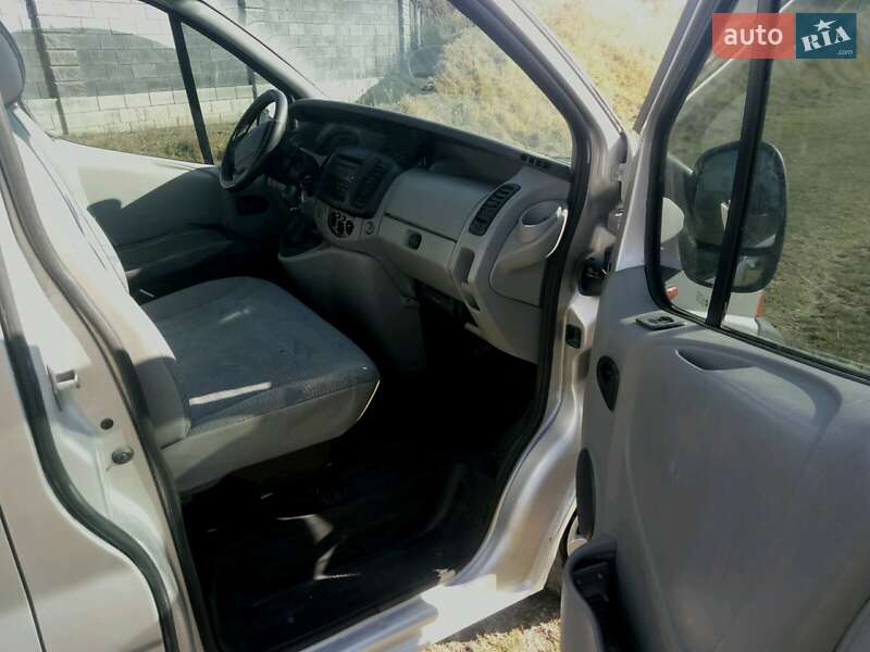 Минивэн Renault Trafic 2003 в Ровно