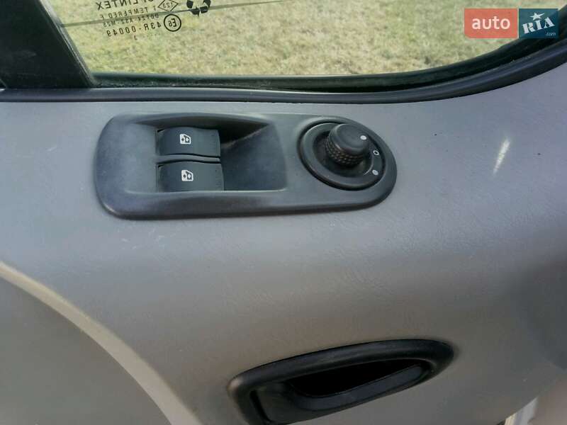 Минивэн Renault Trafic 2003 в Ровно