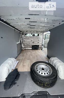 Грузовой фургон Renault Trafic 2012 в 