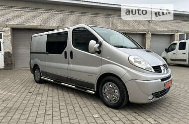 Вантажопасажирський фургон Renault Trafic 2012 в Бродах