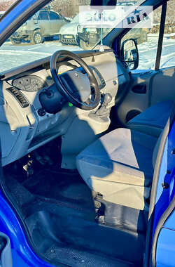 Мінівен Renault Trafic 2004 в 