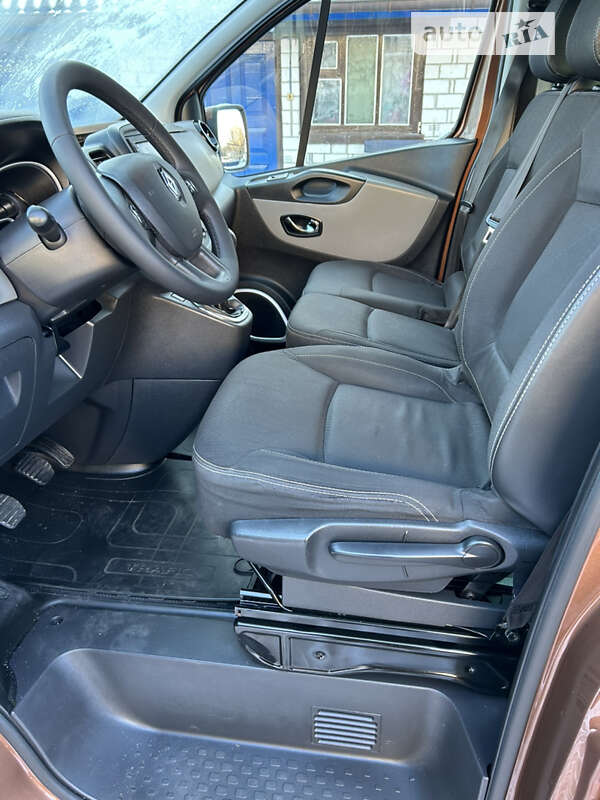 Минивэн Renault Trafic 2017 в Киеве