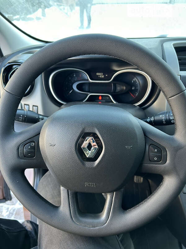 Минивэн Renault Trafic 2017 в Киеве