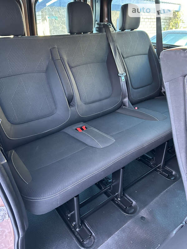 Минивэн Renault Trafic 2017 в Киеве