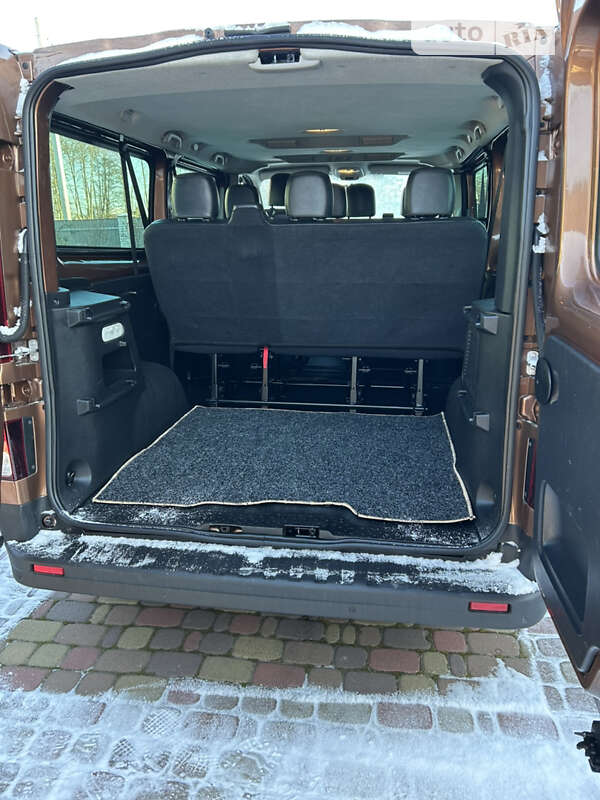 Минивэн Renault Trafic 2017 в Киеве