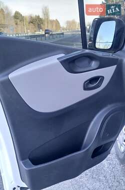 Минивэн Renault Trafic 2017 в 