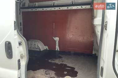 Грузовой фургон Renault Trafic 2014 в 