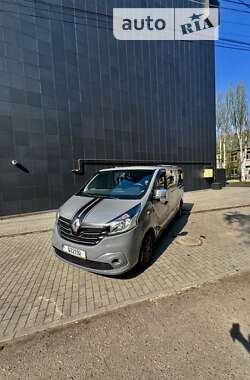 Минивэн Renault Trafic 2015 в Славянске