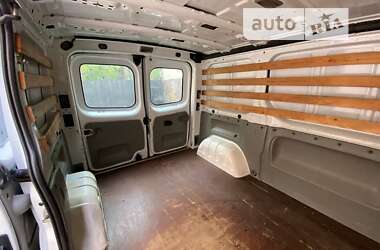 Грузовой фургон Renault Trafic 2005 в Львове