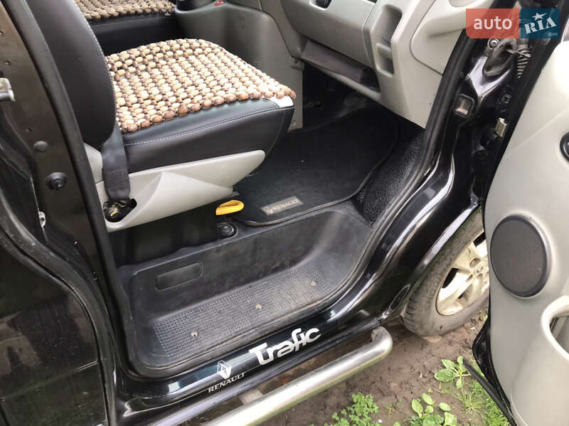 Мінівен Renault Trafic 2006 в Житомирі
