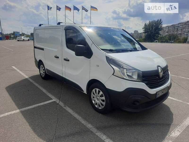 Грузовой фургон Renault Trafic 2016 в 