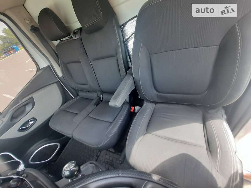 Грузовой фургон Renault Trafic 2016 в Киеве