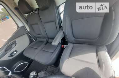 Грузовой фургон Renault Trafic 2016 в 