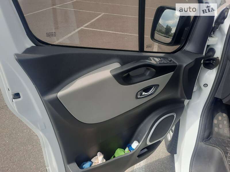 Грузовой фургон Renault Trafic 2016 в Киеве