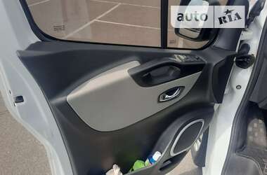 Грузовой фургон Renault Trafic 2016 в 