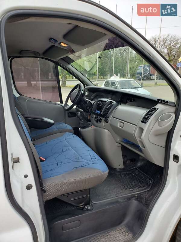 Минивэн Renault Trafic 2007 в Николаеве
