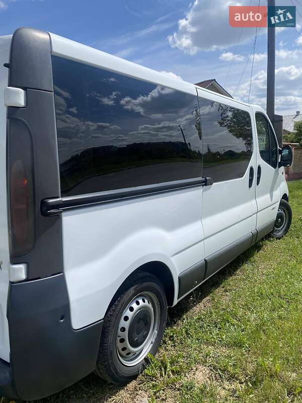 Мінівен Renault Trafic 2006 в Іллінцях