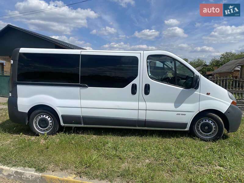 Мінівен Renault Trafic 2006 в Іллінцях