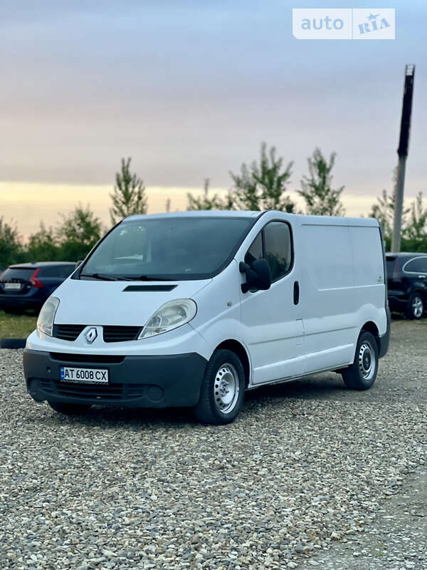 Грузовой фургон Renault Trafic 2008 в Коломые