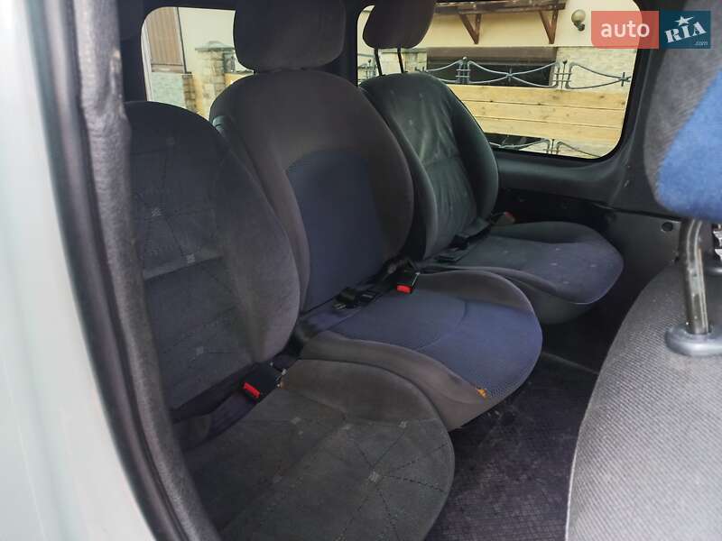 Минивэн Renault Trafic 2005 в Виноградове