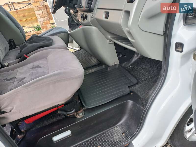 Минивэн Renault Trafic 2005 в Виноградове