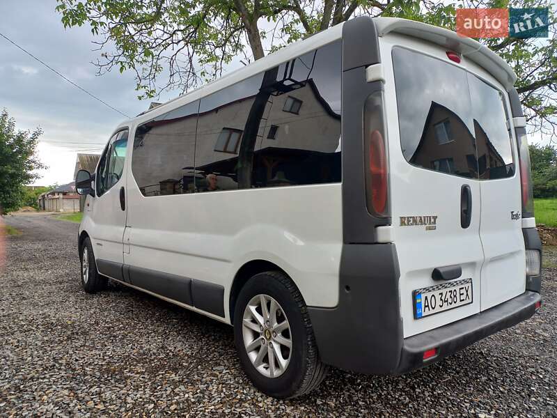 Минивэн Renault Trafic 2005 в Виноградове