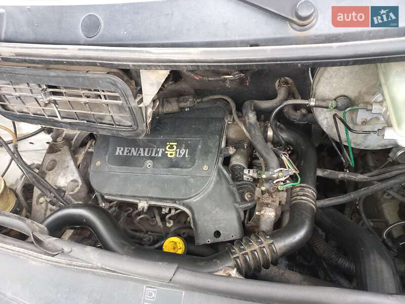 Минивэн Renault Trafic 2005 в Виноградове